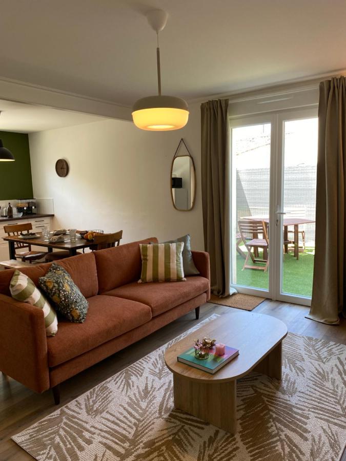 Le Cinquieme Villa Bressuire Bagian luar foto